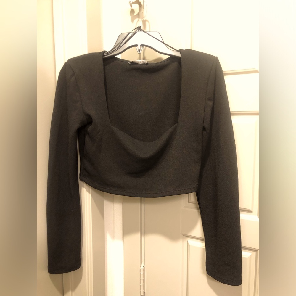 ZARA NWOT Chic Black Long Sleeve Crop Top